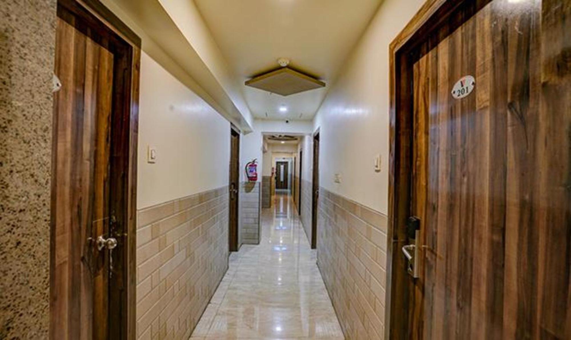 Fabexpress Veera Residency Hotel Mumbai Exterior photo