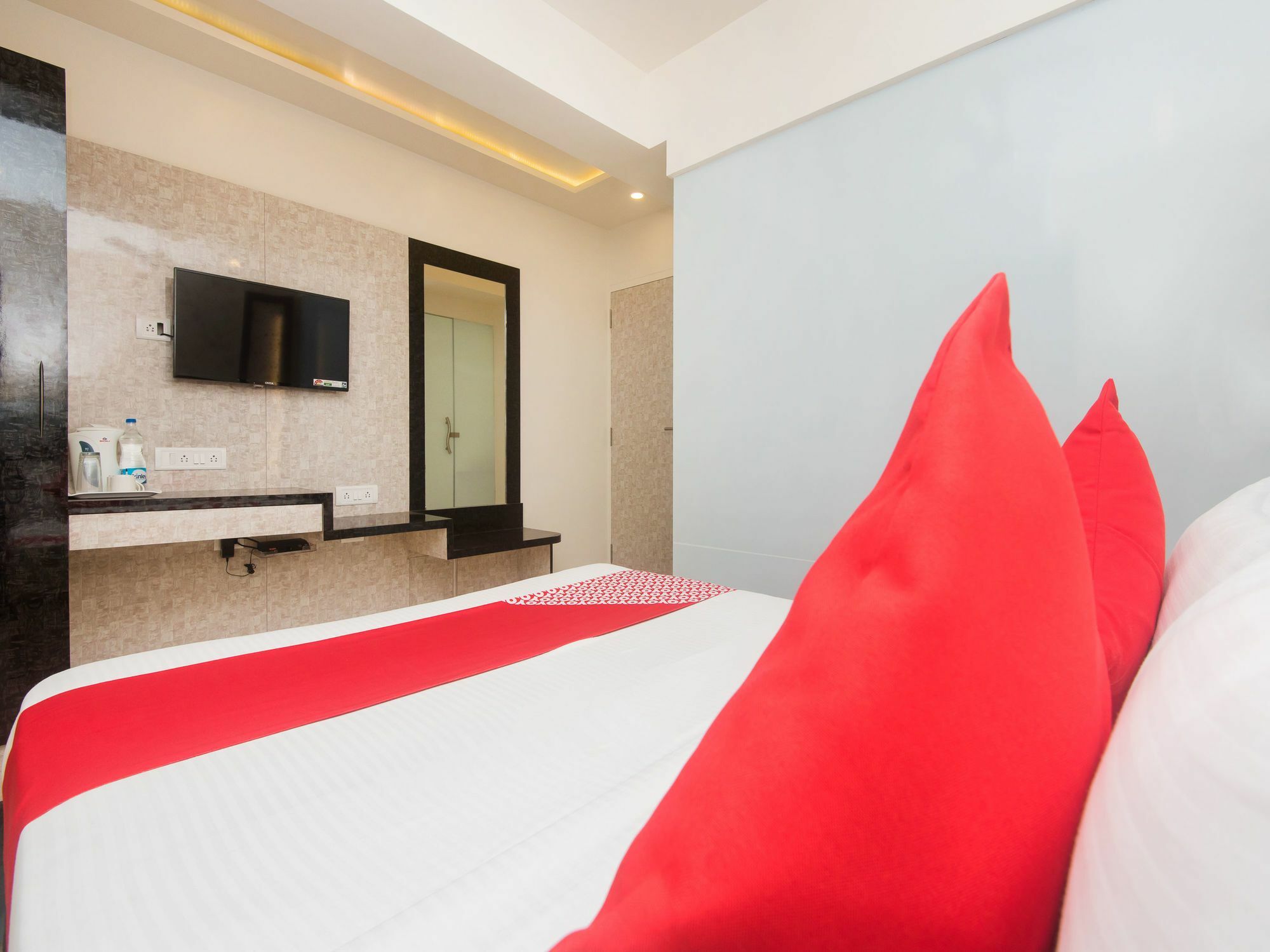 Fabexpress Veera Residency Hotel Mumbai Exterior photo